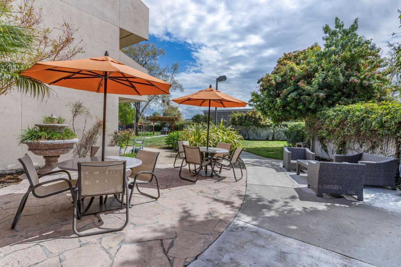 Best Western Plus Garden Court Inn Fremont Exterior photo