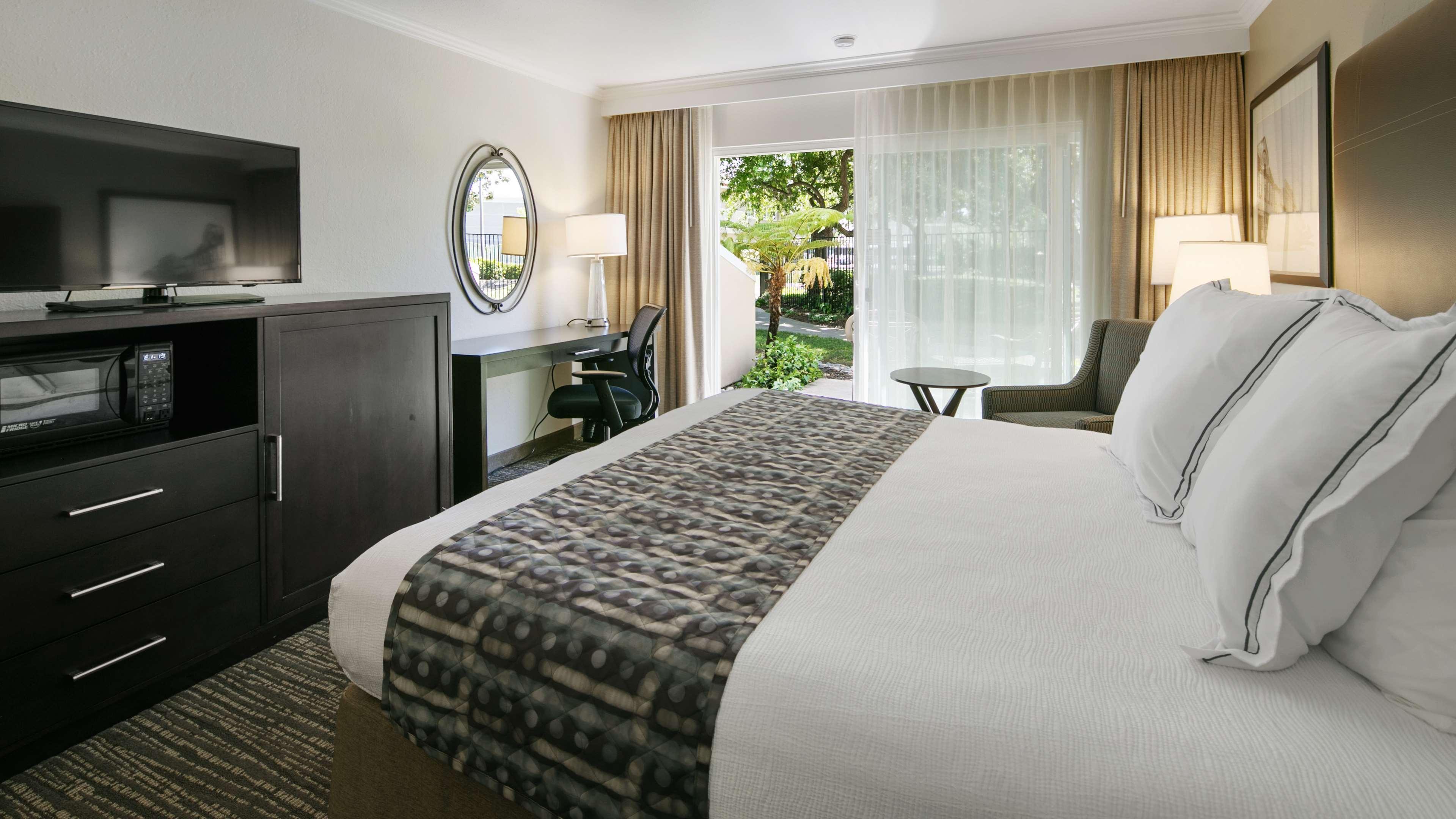 Best Western Plus Garden Court Inn Fremont Exterior photo
