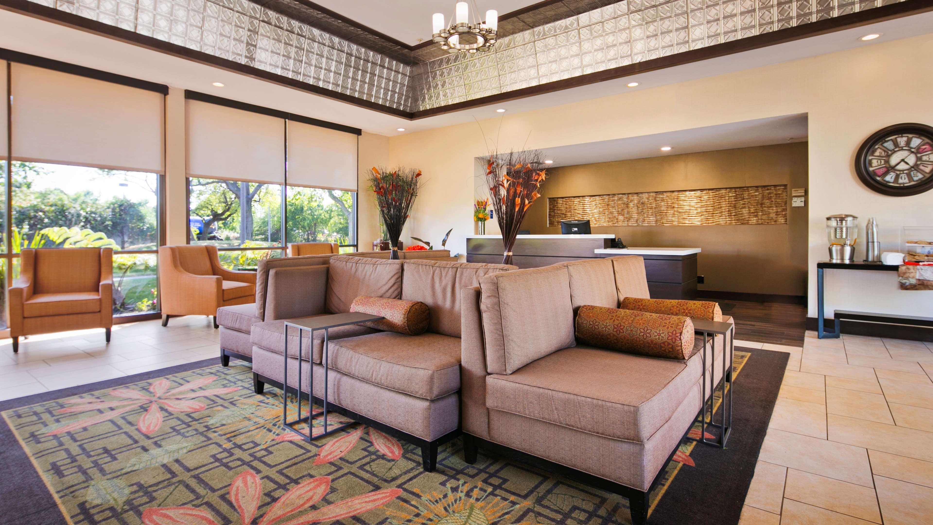 Best Western Plus Garden Court Inn Fremont Exterior photo