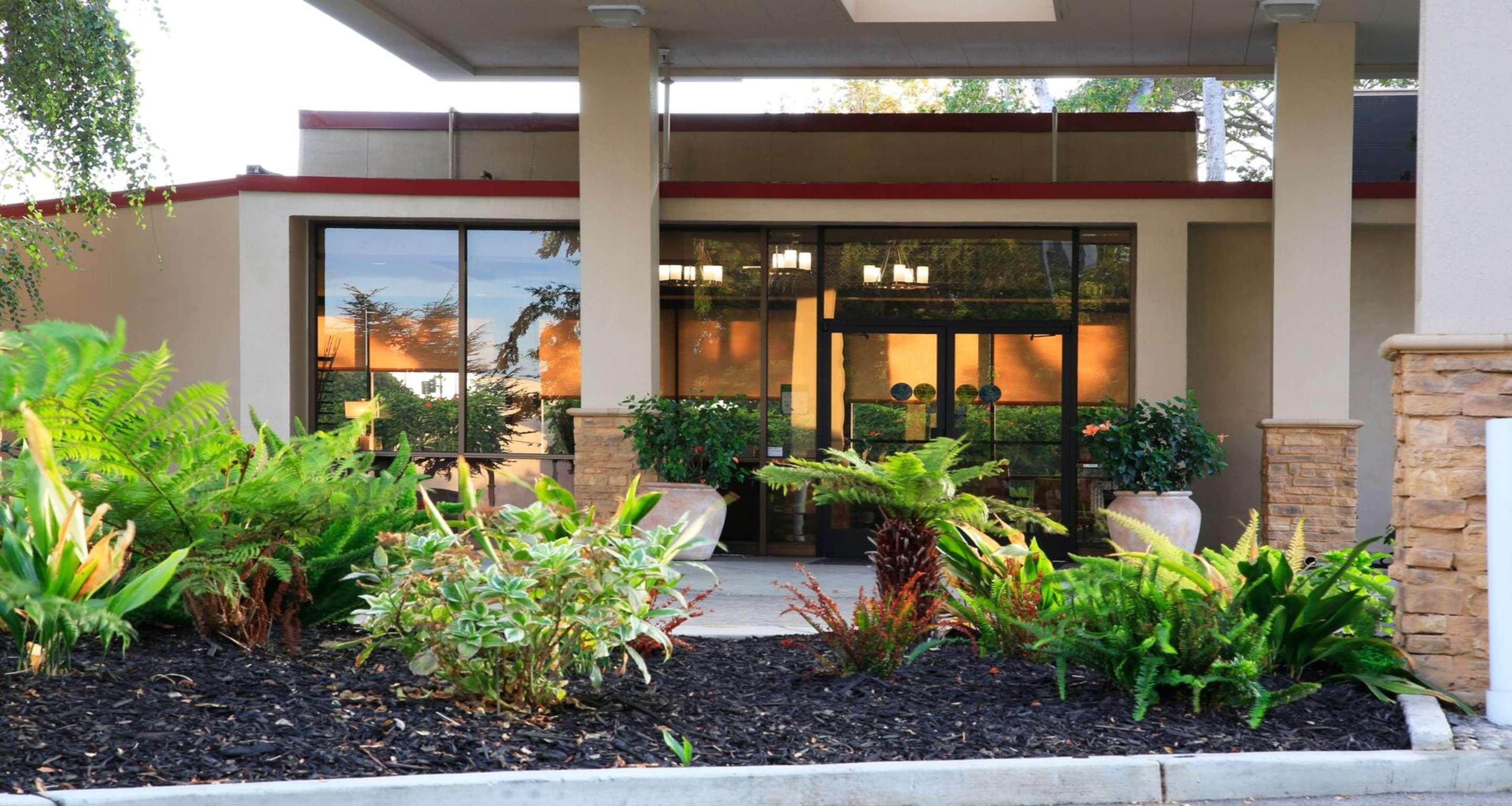 Best Western Plus Garden Court Inn Fremont Exterior photo