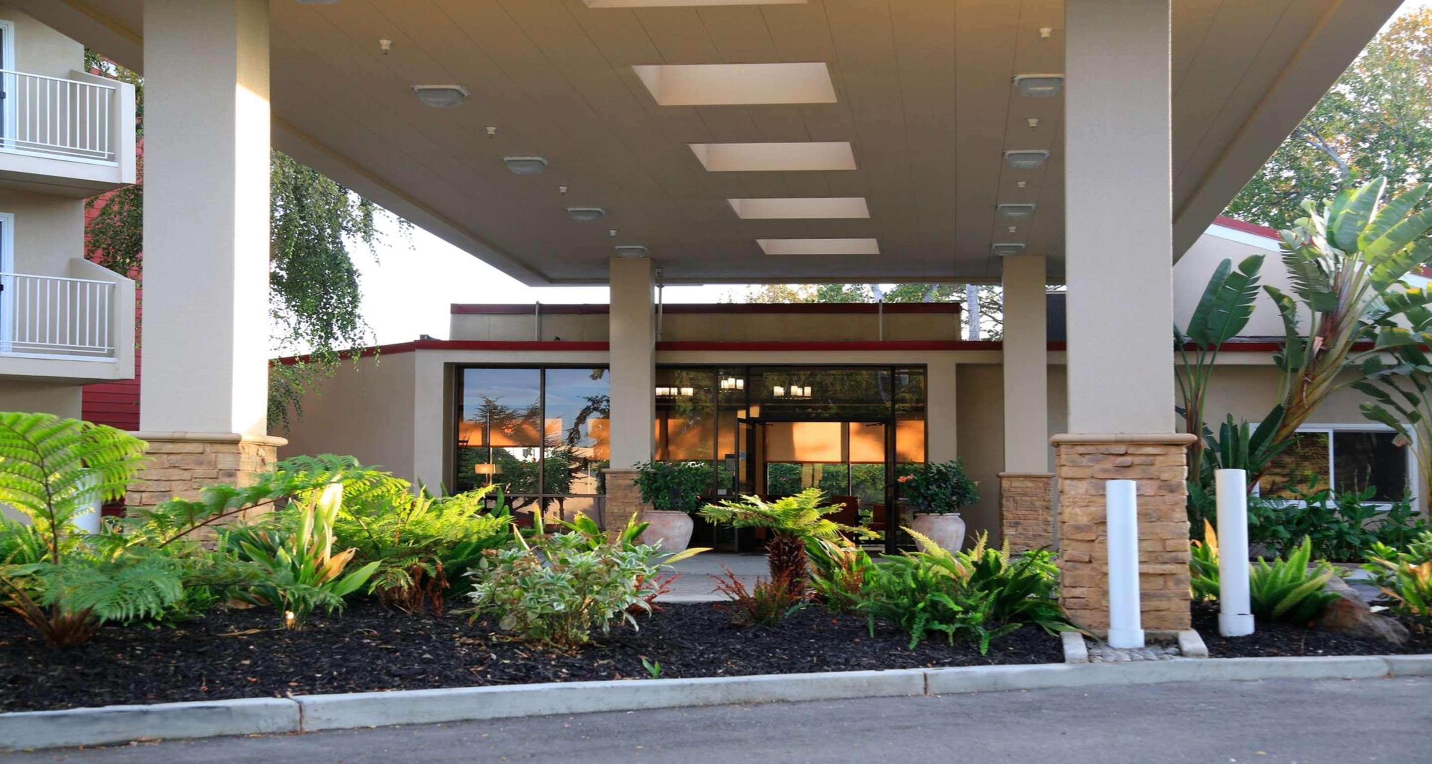 Best Western Plus Garden Court Inn Fremont Exterior photo