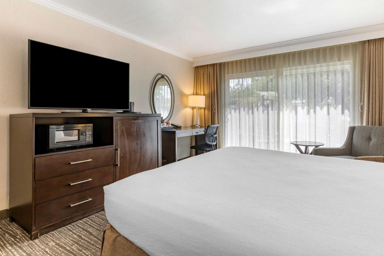 Best Western Plus Garden Court Inn Fremont Exterior photo