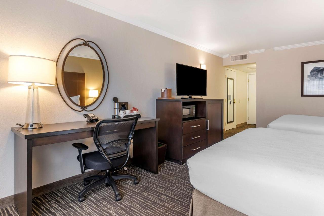 Best Western Plus Garden Court Inn Fremont Exterior photo