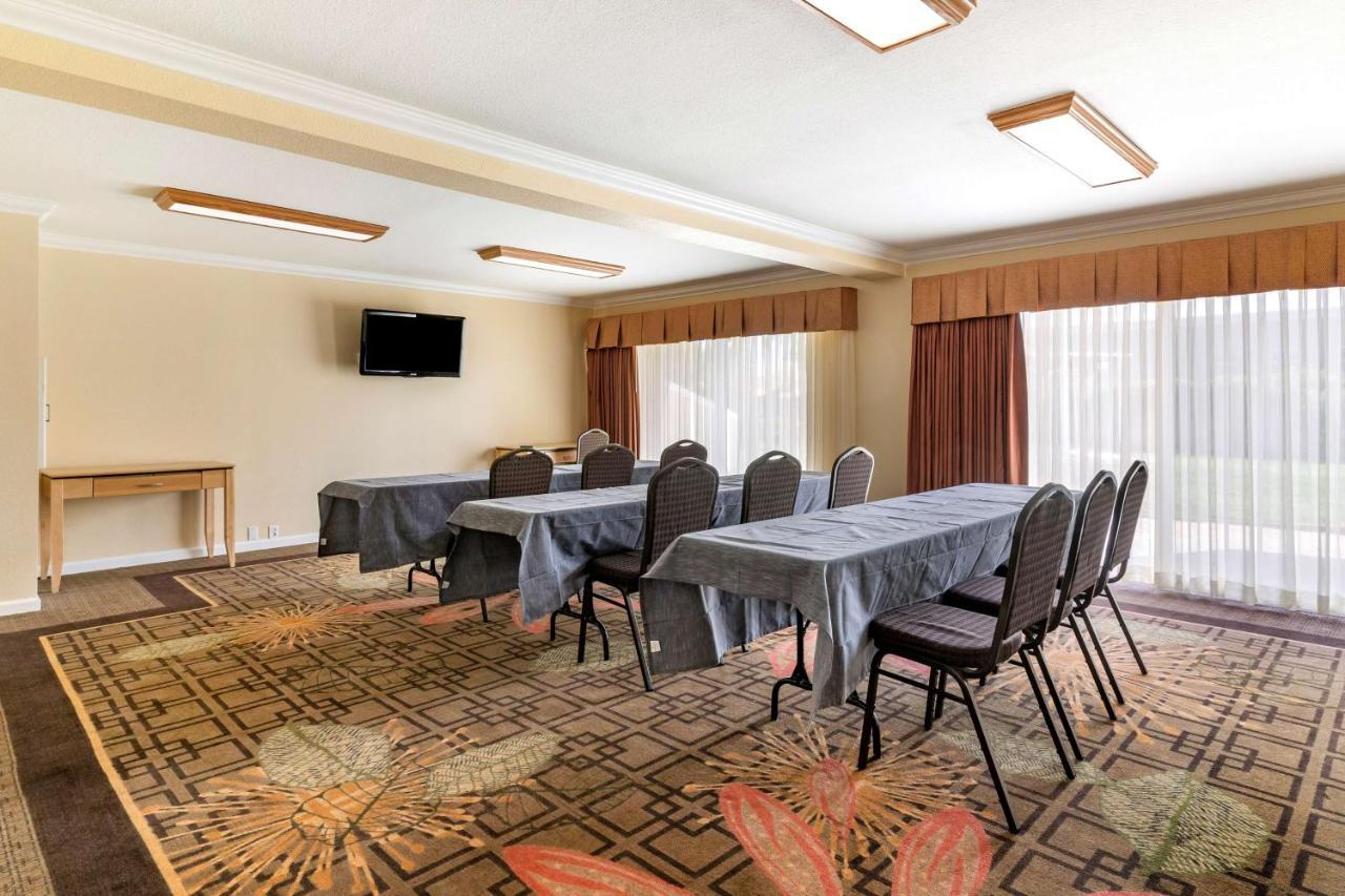 Best Western Plus Garden Court Inn Fremont Exterior photo