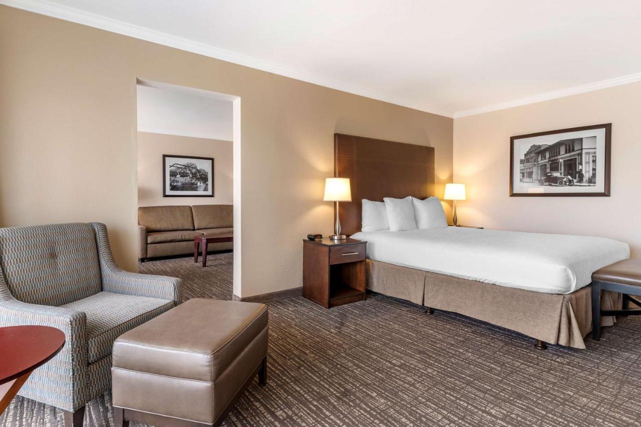 Best Western Plus Garden Court Inn Fremont Exterior photo